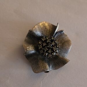 Elegant Silver Floral Brooch
